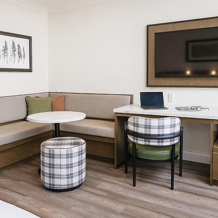The Woodrose- Newly Renovated Hotel Willits Exterior photo