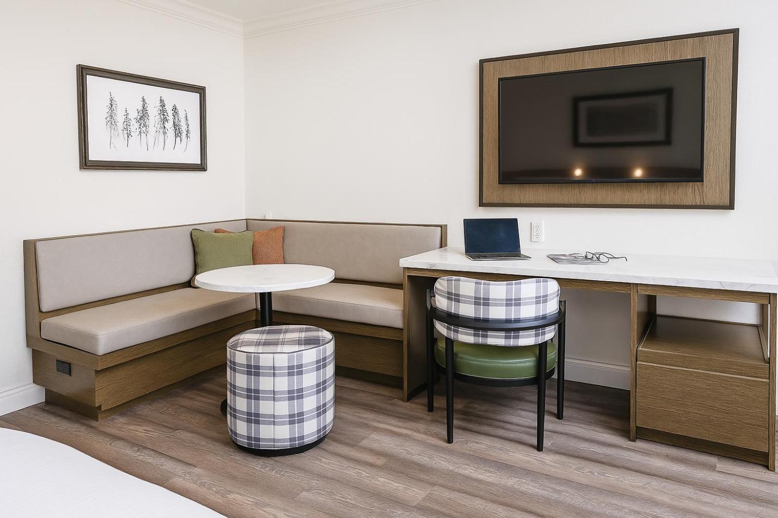 The Woodrose- Newly Renovated Hotel Willits Exterior photo